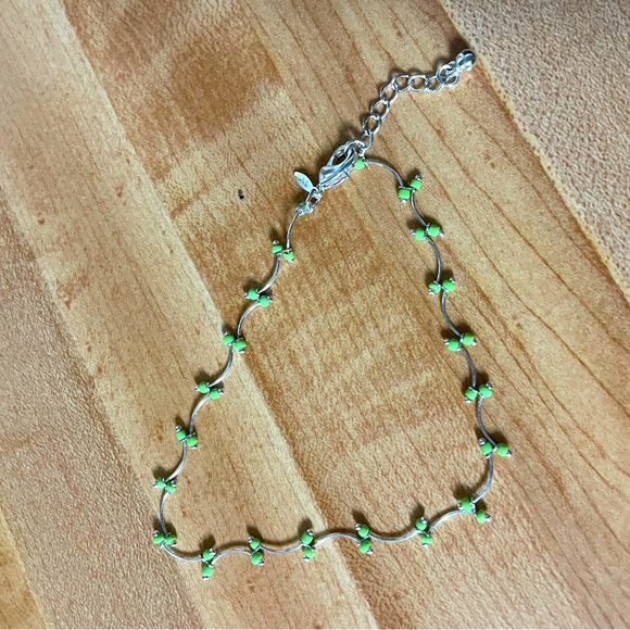 Elegant Avon Lightweight Lime Green Anklet Bracelet - Picture 1 of 3